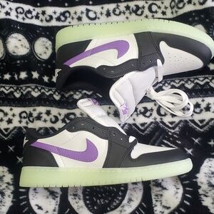 Jordan 1 Retro Low OG Black Raspberry